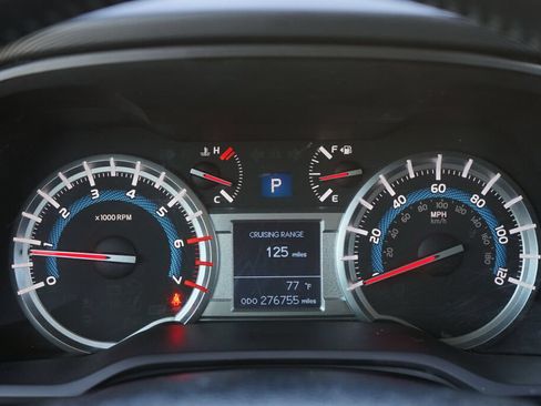 Used 2014 Toyota 4Runner SR5 AWD/4WD image 27