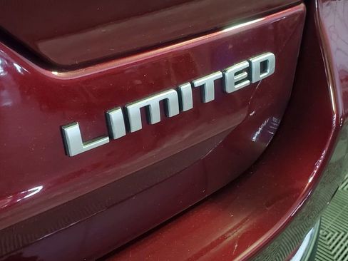 Used 2025 Jeep Grand Cherokee Limited w/ Luxury Tech Group II AWD/4WD image 33