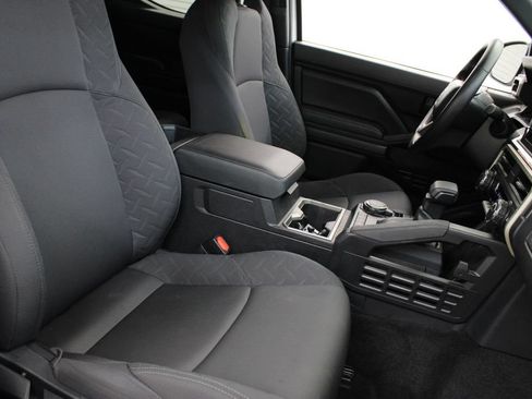 Used 2025 Toyota Tacoma SR5 AWD/4WD image 22