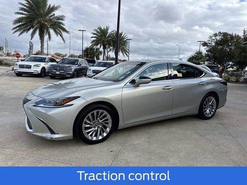 Used 2019 Lexus ES 350 Ultra Luxury image 4