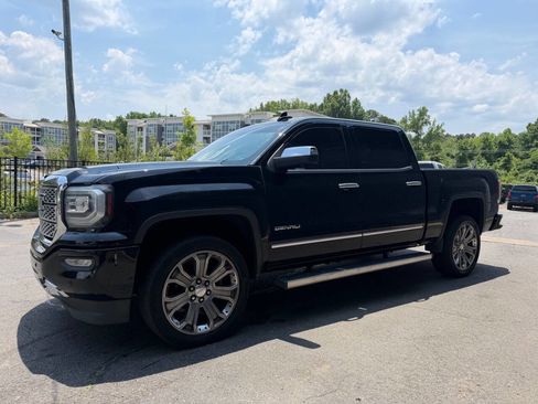 Used 2017 GMC Sierra 1500 Denali w/ Denali Ultimate Package AWD/4WD image 4