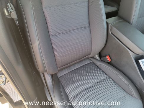 Used 2025 Chevrolet Trax LT w/ LT Convenience Package image 10