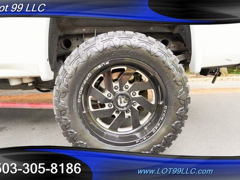 Used 2016 GMC Sierra 2500 Denali w/ Duramax Plus Package AWD/4WD image 24