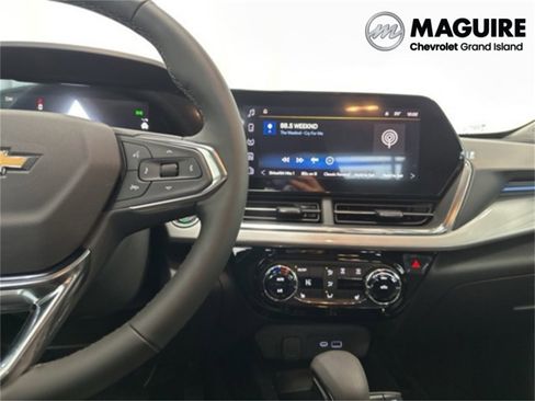 New 2026 Chevrolet Trax LT w/ Sunroof Package image 7