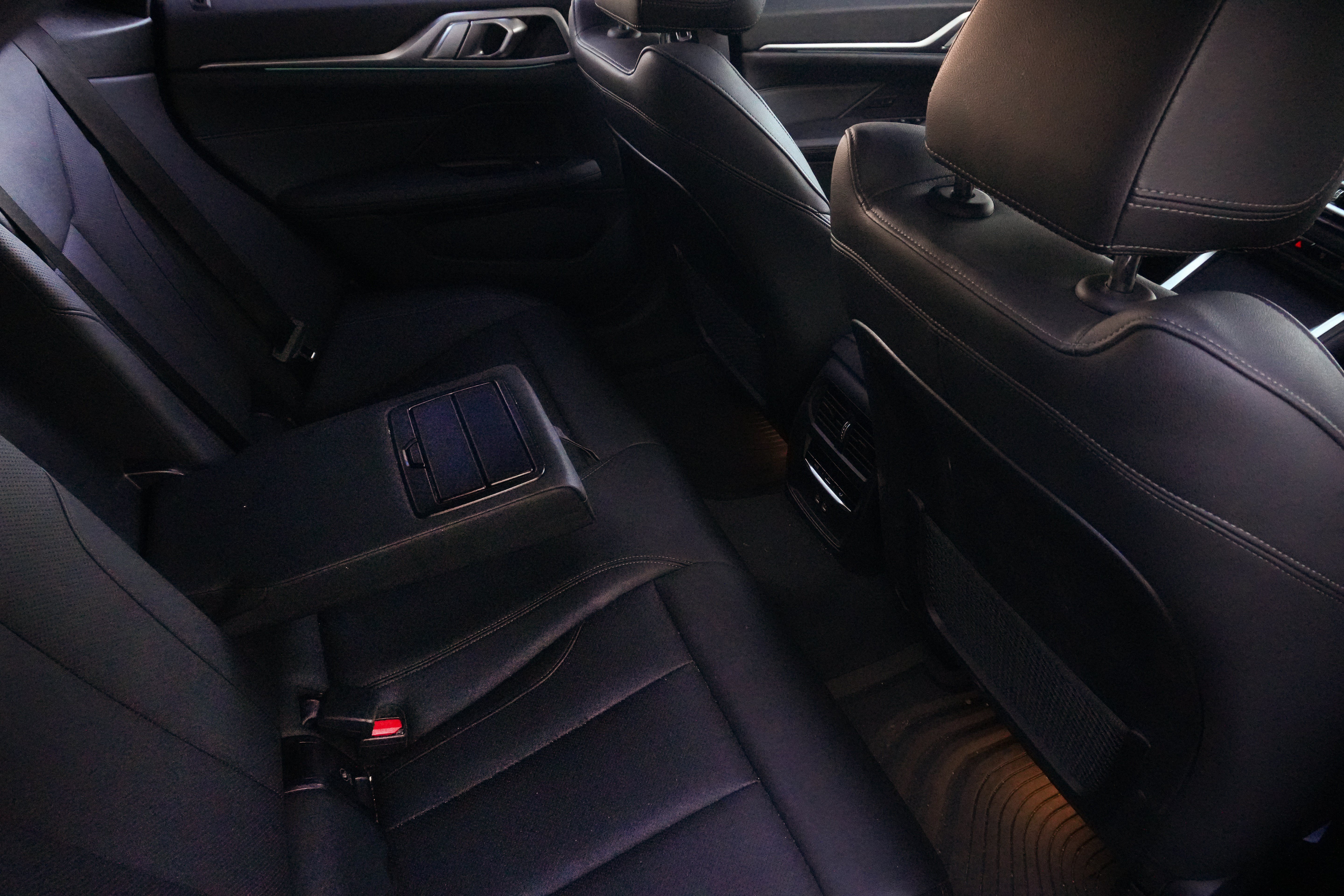 Certified 2024 BMW i4 eDrive35 w/ M Sport Package RWD image 31