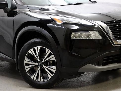 Used 2022 Nissan Rogue SV w/ SV Premium Package image 3