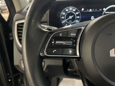 Used 2025 Kia Seltos EX w/ EX Sunroof Package image 19