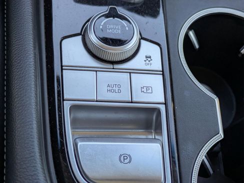 Used 2023 Genesis G70 2.0T image 26