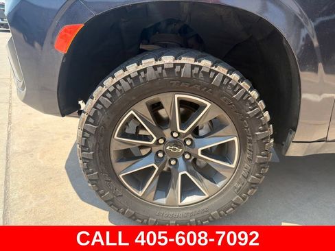Used 2022 Chevrolet Tahoe Z71 w/ Luxury Package AWD/4WD image 17
