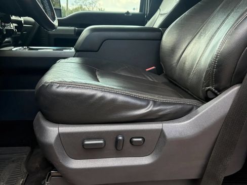 Used 2015 Ford F250 Lariat w/ Lariat Chrome Package AWD/4WD image 41