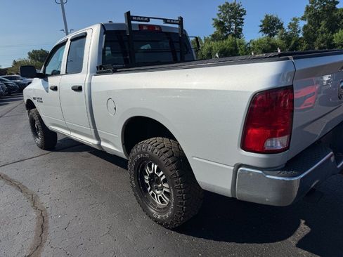 Used 2018 RAM 1500 ST w/ SXT Appearance Group AWD/4WD image 10