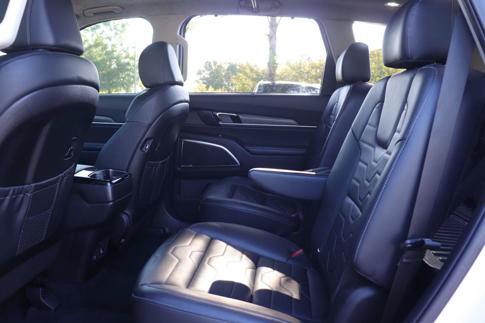 Used 2022 Kia Telluride SX w/ SX Prestige Package AWD/4WD image 12
