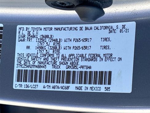 Used 2021 Toyota Tacoma TRD Sport w/ TRD Premium Sport Package AWD/4WD image 33