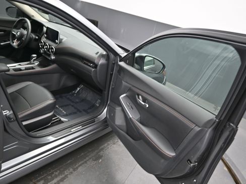 Used 2022 Nissan Sentra SR w/ Trunk Package image 13