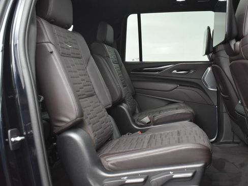 Certified 2023 Cadillac Escalade ESV Sport Platinum w/ LPO, ONYX Package image 36