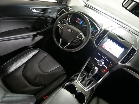 Used 2017 Ford Edge Titanium w/ Equipment Group 301A AWD/4WD image 9