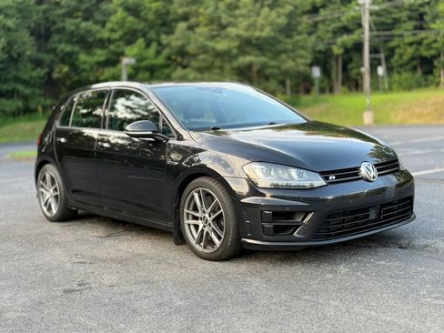Used 2017 Volkswagen Golf 4-Door AWD/4WD image 1