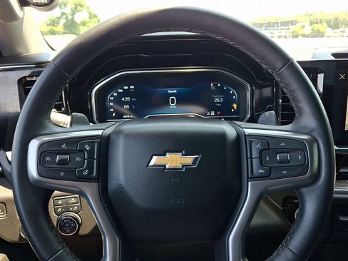 Used 2023 Chevrolet Silverado 1500 LTZ AWD/4WD image 19