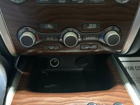 Used 2017 Nissan Pathfinder Platinum image 29