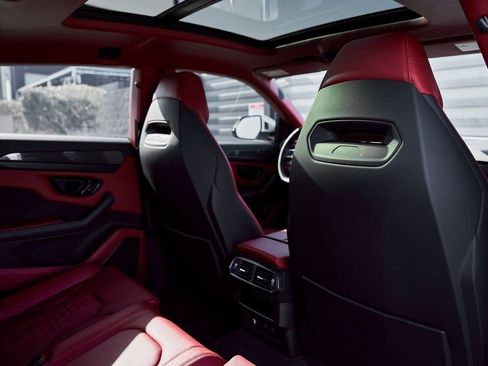 Used 2024 Lamborghini Urus S image 42