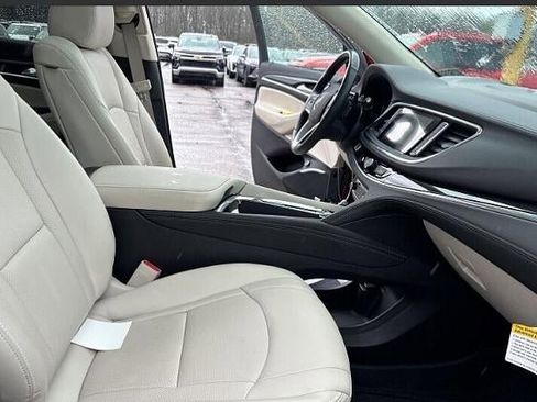 Used 2023 Buick Enclave Premium w/ Experience Buick Package AWD/4WD image 4