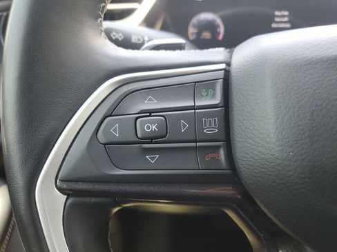 Used 2021 Jeep Grand Cherokee L Laredo w/ Luxury Tech Group I RWD image 16