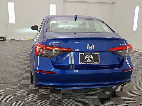 Used 2023 Honda Civic Sport image 3