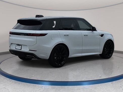Used 2026 Land Rover Range Rover Sport Dynamic SE AWD/4WD image 5