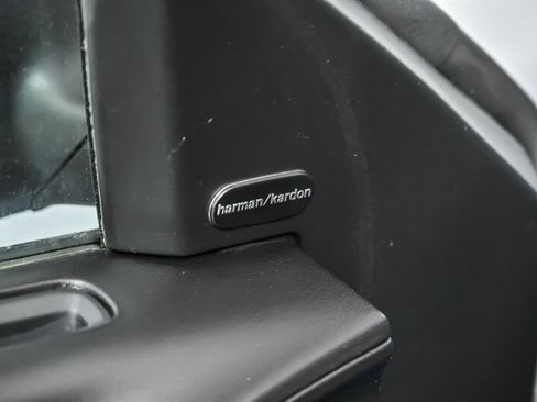 Used 2022 Dodge Charger R/T w/ Plus Group RWD image 17