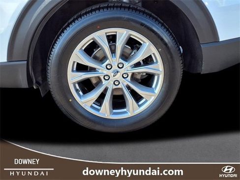 Used 2023 Ford Explorer Limited image 6