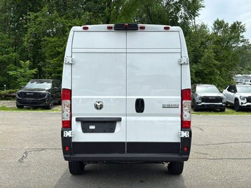 Used 2025 RAM ProMaster 2500 w/ Convenience Group FWD image 7