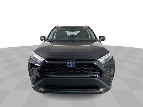 Used 2023 Toyota RAV4 LE AWD/4WD image 3