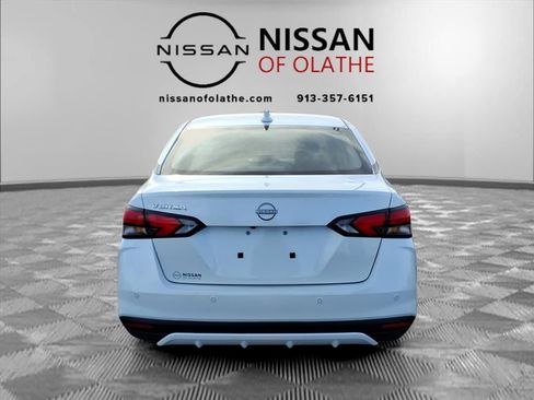 New 2025 Nissan Versa SV w/ Trunk Package FWD image 4