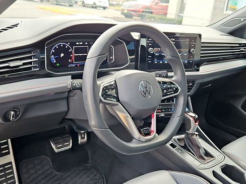 Certified 2025 Volkswagen Jetta GLI Autobahn image 28