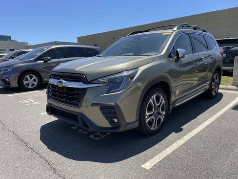 Used 2023 Subaru Ascent Limited w/ Technology Package AWD/4WD image 2