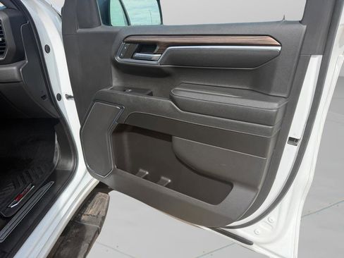 Used 2024 Chevrolet Silverado 1500 LT Trail Boss w/ Protection Package AWD/4WD image 11