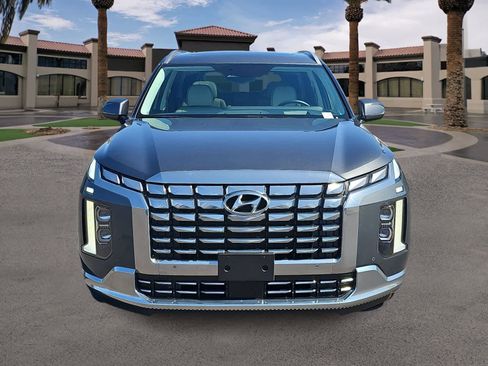 Used 2025 Hyundai Palisade Calligraphy image 3
