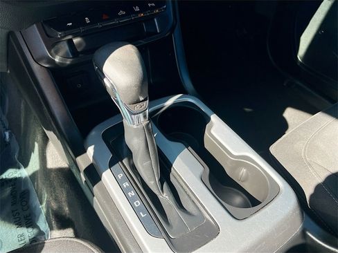 Used 2022 Chevrolet Colorado LT w/ Safety Package image 16