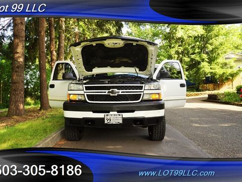 Used 2006 Chevrolet Silverado 2500 LT AWD/4WD image 26