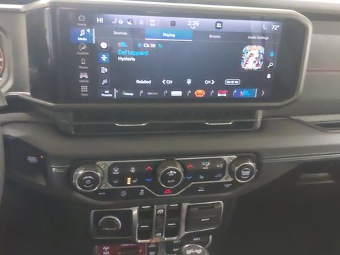 Used 2025 Jeep Wrangler Unlimited Rubicon w/ XTREMEE 35" Tire Package image 20