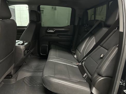 Used 2025 Chevrolet Silverado 1500 LT Trail Boss w/ LT Trail Boss Premium Package AWD/4WD image 22