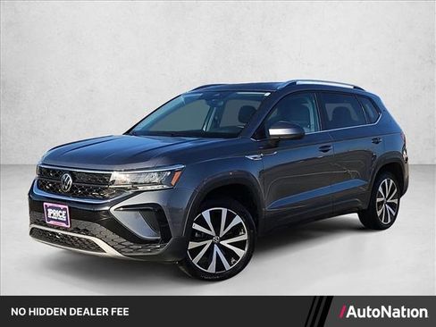 Used 2024 Volkswagen Taos SE FWD image 1