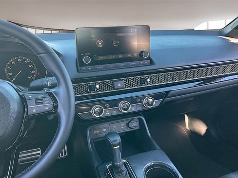 Used 2025 Honda Civic Sport image 6