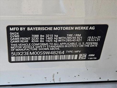 Used 2025 BMW X7 xDrive40i w/ Premium Package image 24