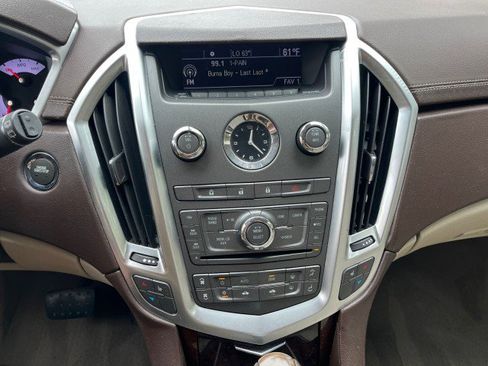 Used 2010 Cadillac SRX Luxury image 64