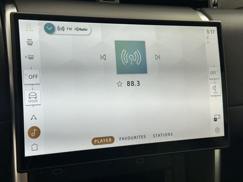 Certified 2025 Land Rover Discovery Sport S image 23