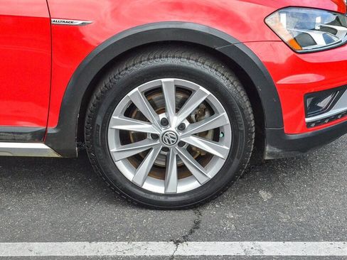 Used 2017 Volkswagen Golf Alltrack S image 12