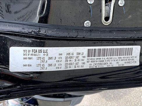 Used 2019 Jeep Cherokee Latitude w/ Cold Weather Group AWD/4WD image 22