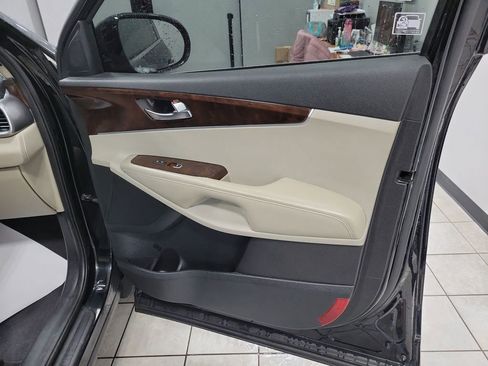 Used 2016 Kia Sorento LX image 21