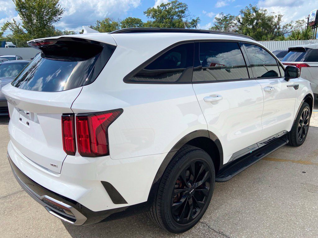 Used 2023 Kia Sorento SX AWD/4WD image 5